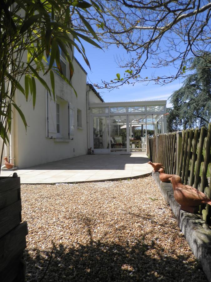 Au Bas Chalonge Chambres D'Hotes Ligné Esterno foto